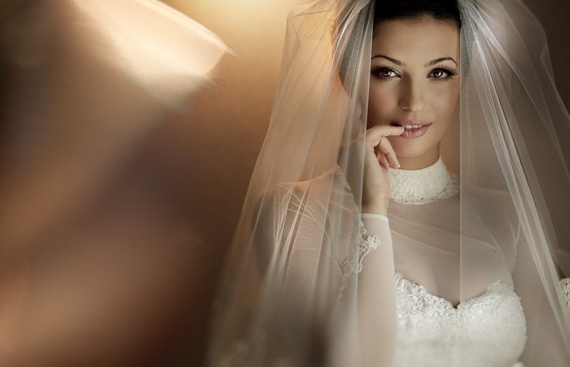 невеста в белом платье и фате