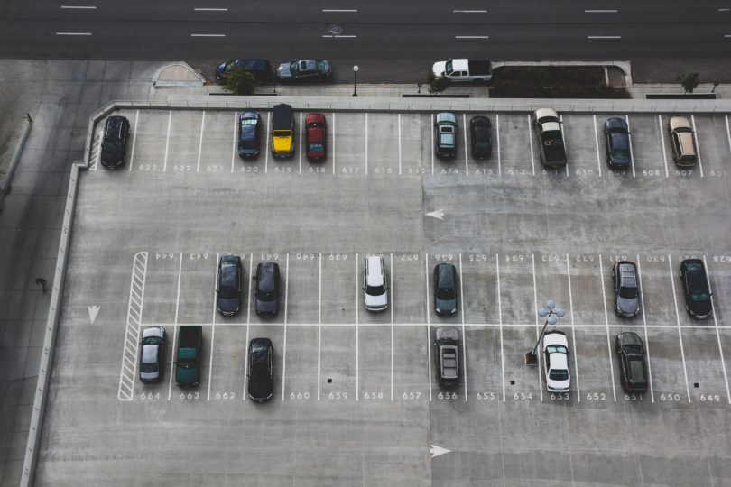 вид на паркинг