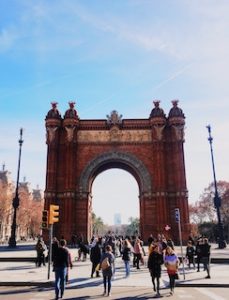 триумфальная арка в Барселоне